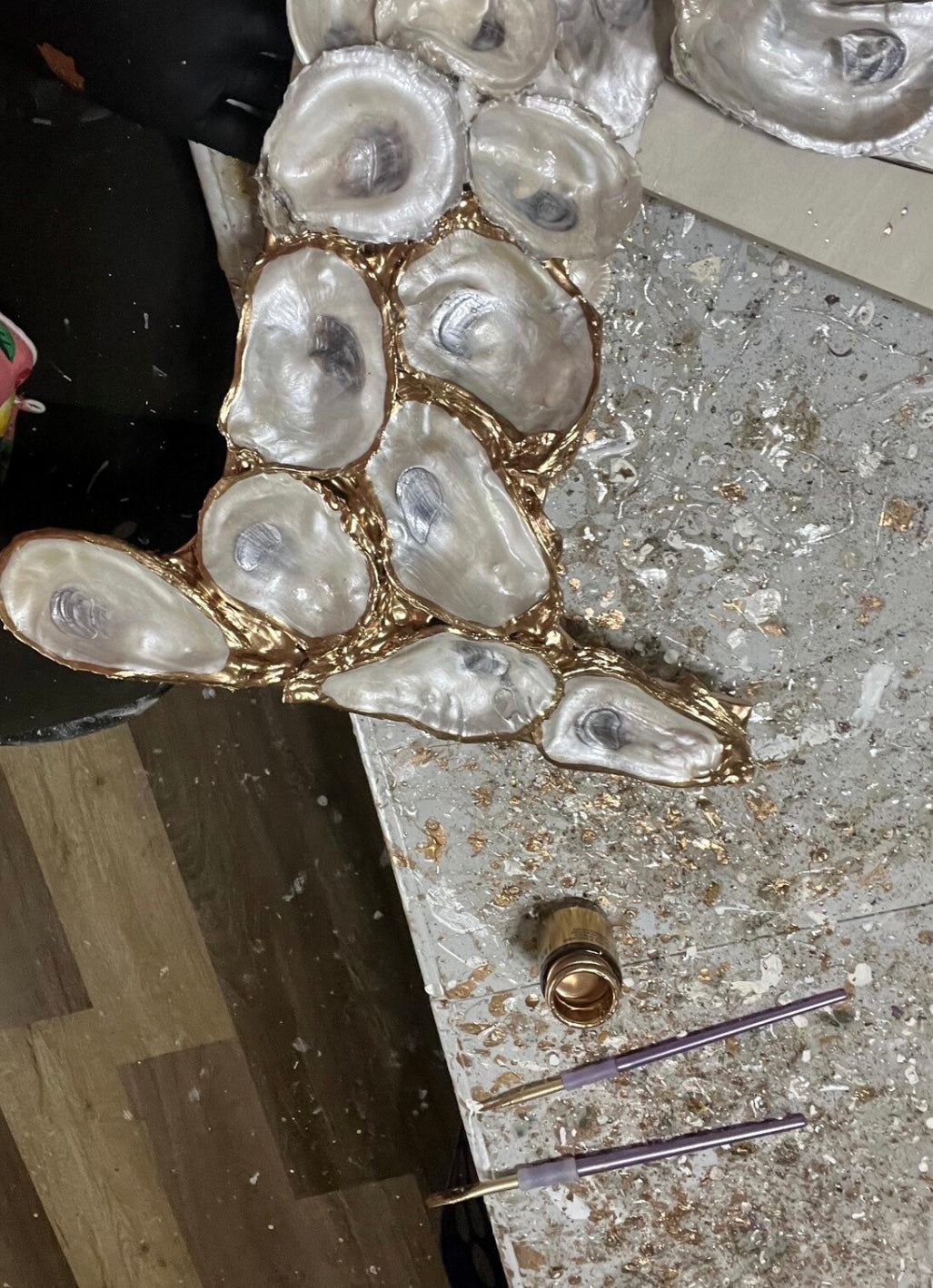 Large oyster letter