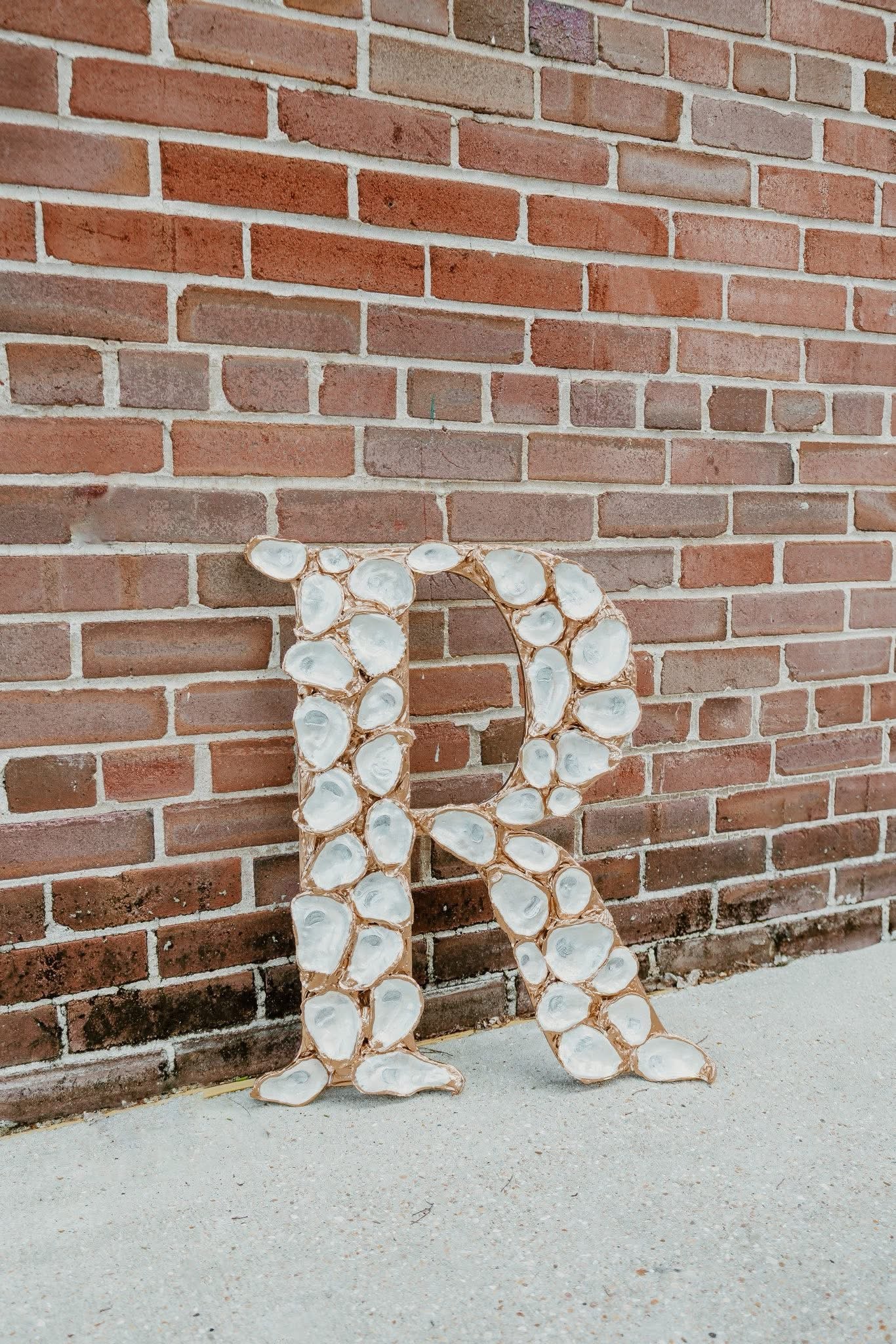 Large oyster letter