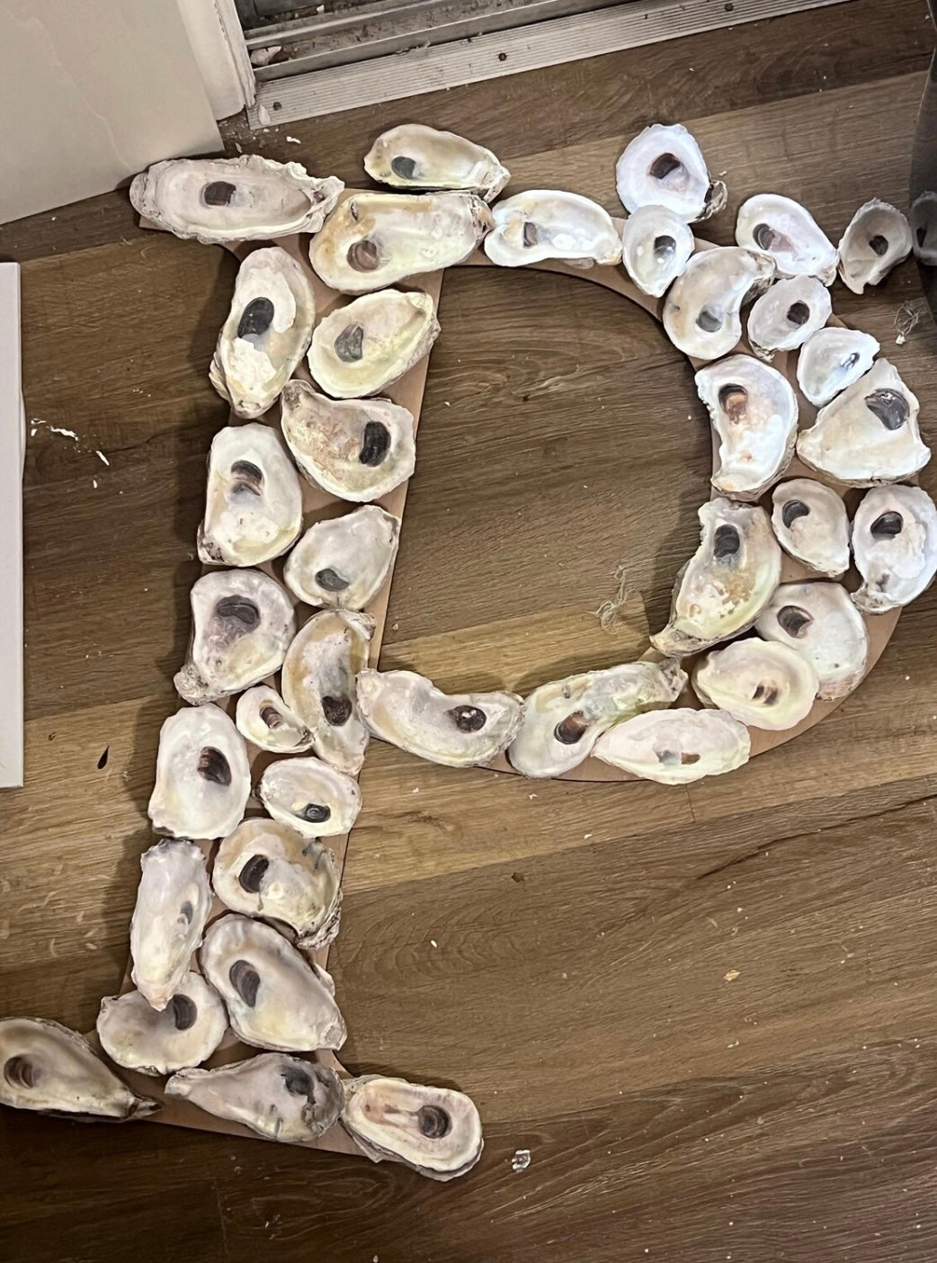 Large oyster letter